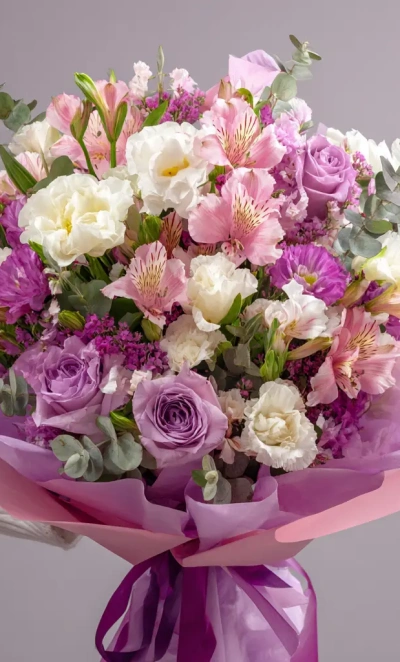 Букет с альстромериями «Яркий комплимент»