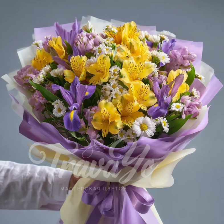 Букет с альстромериями &laquo;Солнечная вспышка&raquo;
