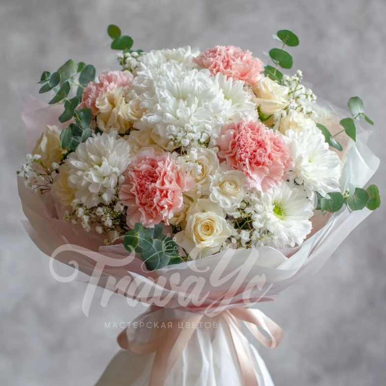 Букет с гвоздиками &laquo;Утренний бриз&raquo;