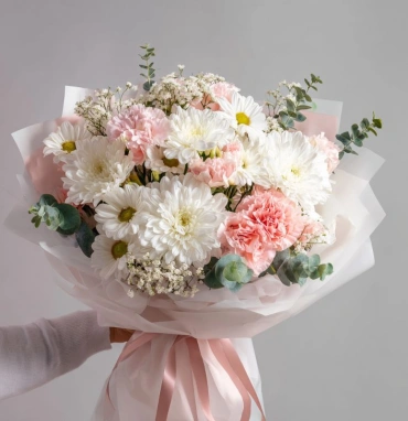 Букет с гвоздиками «Праздничное настроение»