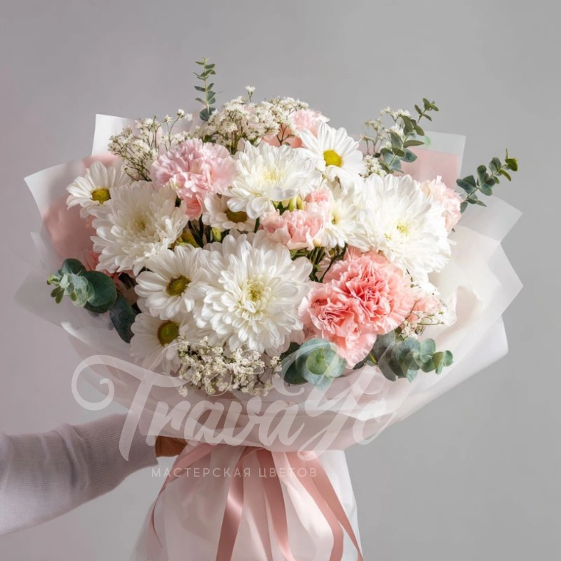 Букет с гвоздиками &laquo;Праздничное настроение&raquo;