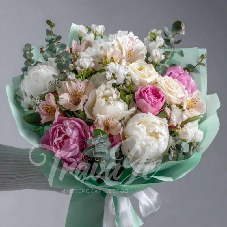 Букет с пионами &laquo;Облачное настроение&raquo;
