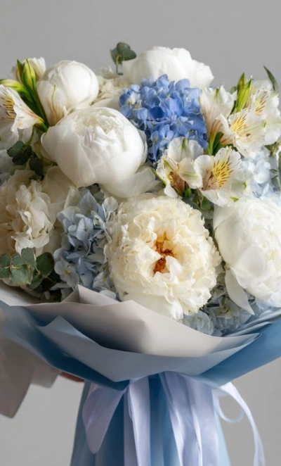 Букет с пионами «Дыхание облаков»