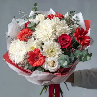 Букет с хризантемами «Праздничное сияние»