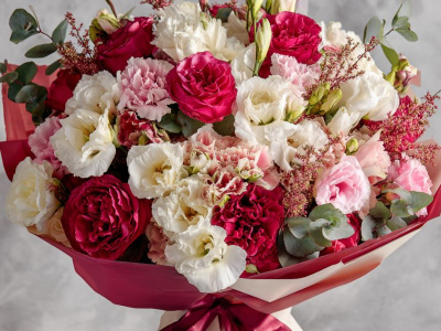 Букет с эустомами «Ароматный штрих»