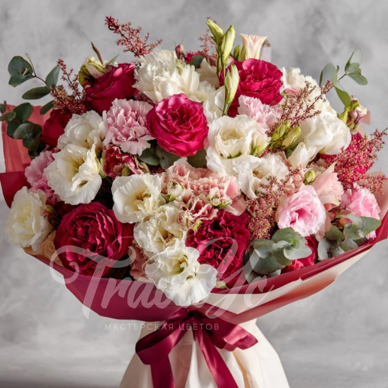 Букет с эустомами &laquo;Ароматный штрих&raquo;