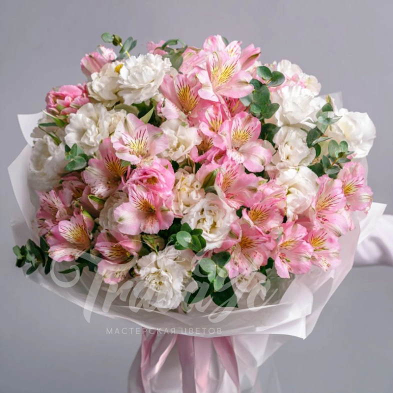 Букет с эустомами &laquo;Чистое вдохновение&raquo;