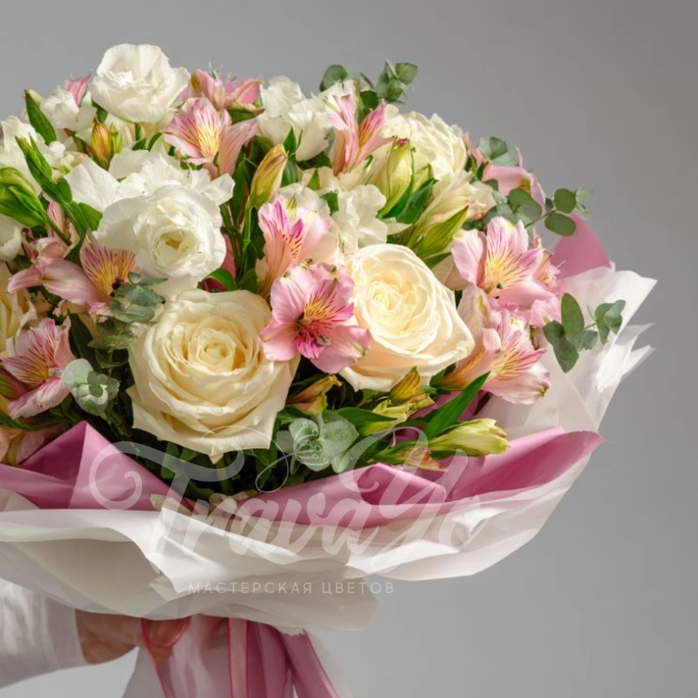 Букет с эустомами &laquo;Пыльца нежности&raquo;