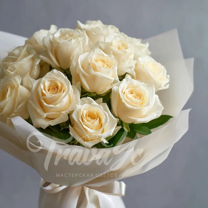 15 белых роз 40 см