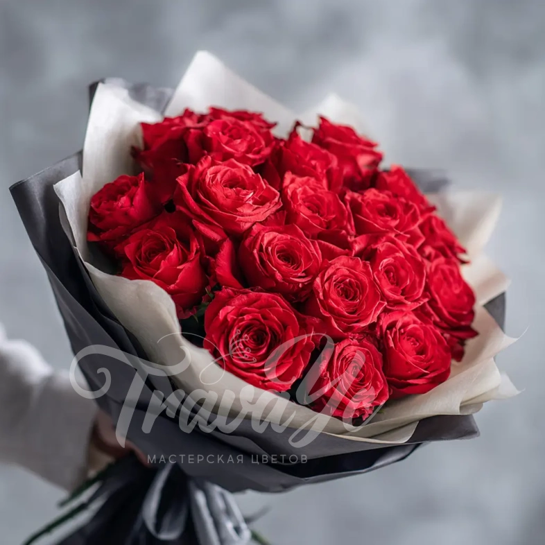 Красные розы &laquo;Поцелуй заката&raquo;