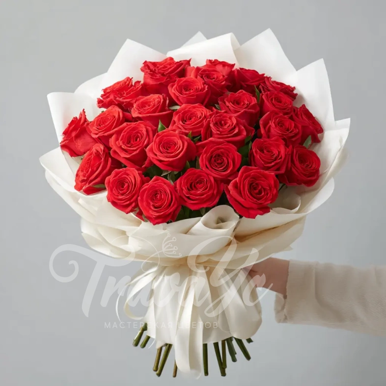 Красные розы &laquo;Огненное сердце&raquo;