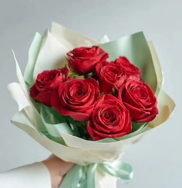Красные розы «Летящий огонь»